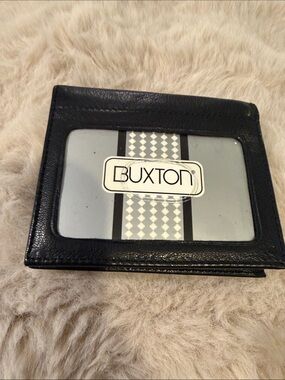 Buxton Men’s Black Leather Wallet Holder with Patterned Insert